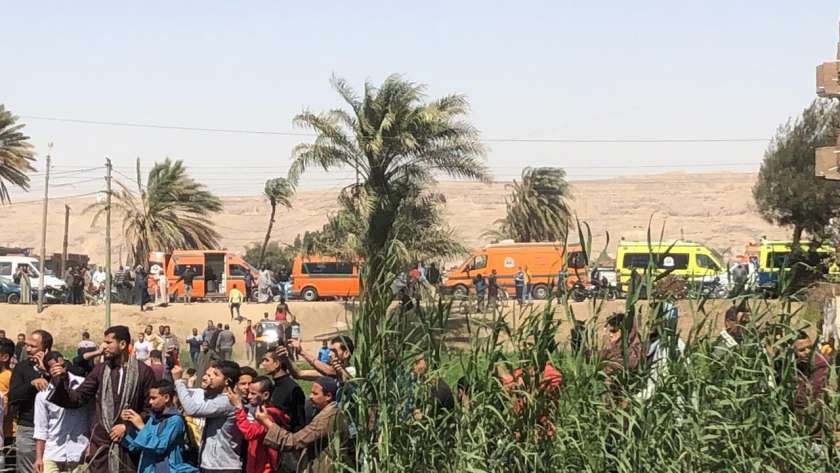 في طائرة خاصة.. رئيس الوزراء يصل سوهاج لمتابعة حادث القطارين