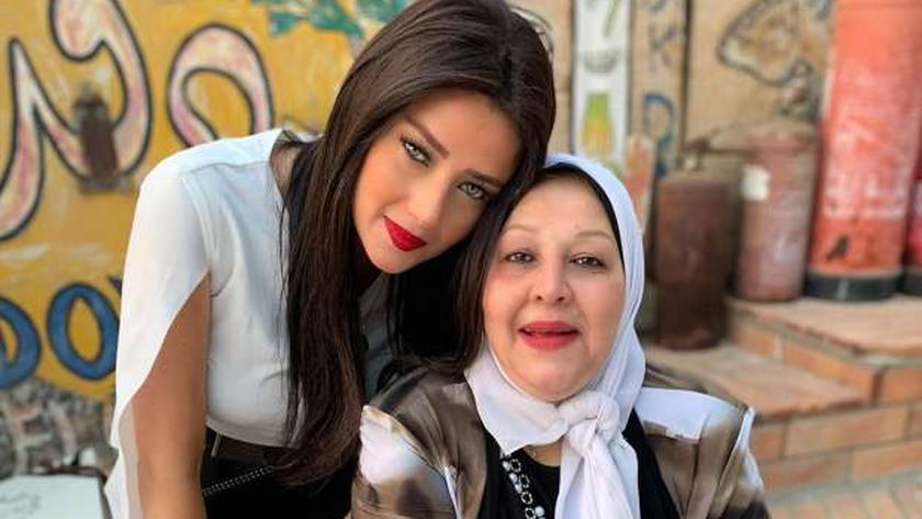 بعد وفاتها.. تعرف على موعد ومكان تشييع جثمان والدة رضوى الشربيني
