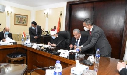 وزير التموين يوقع بروتوكول لتوفير لحوم صكوك الأضاحي مع الأوقاف بـ 600 طن