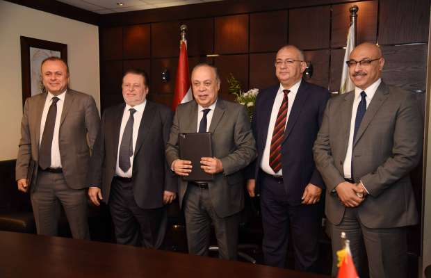 أشرف زكي يوقع برتوكول تعاون مع الشركة المتحدة للخدمات الإعلامية