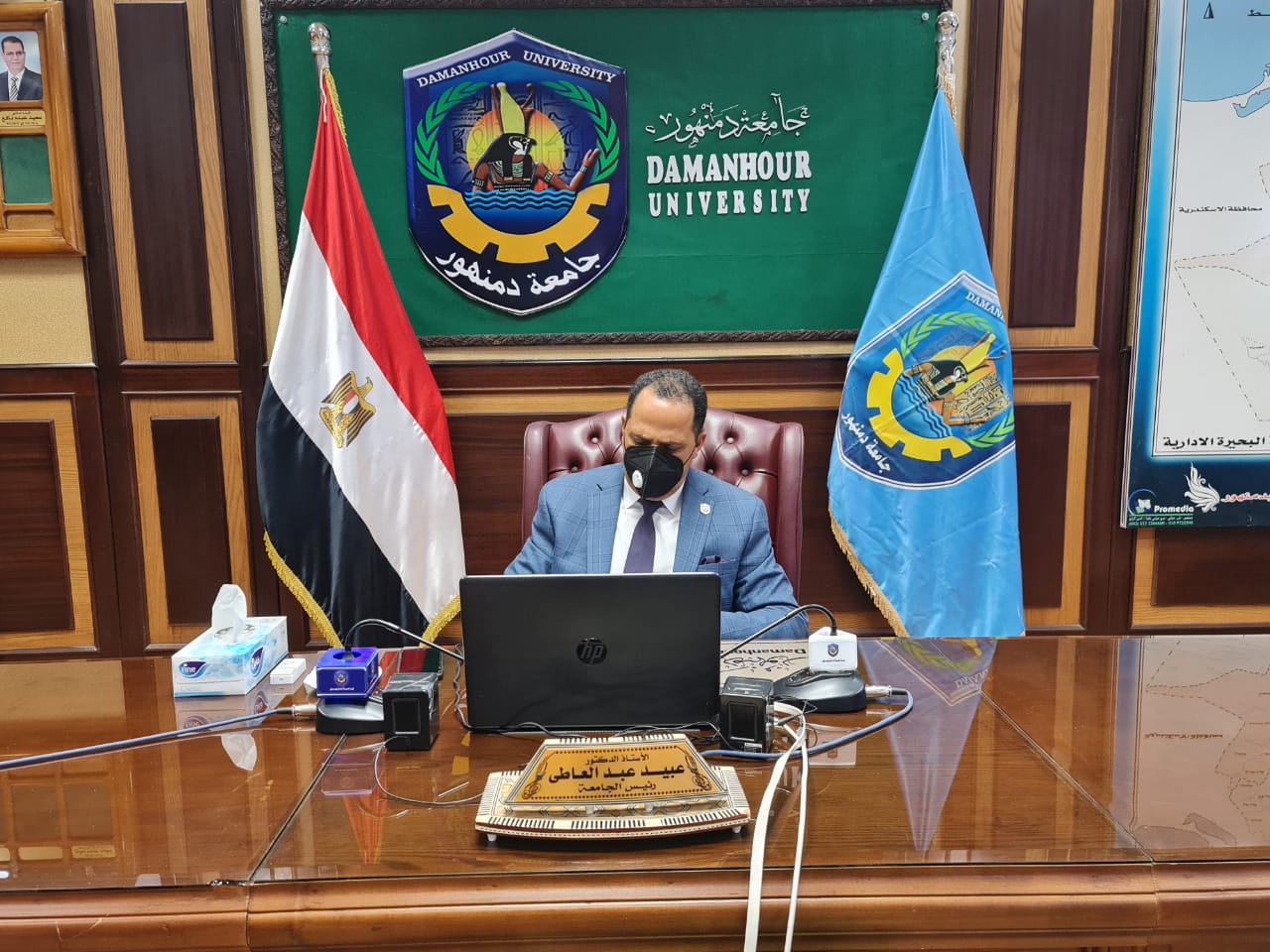 رئيس جامعة دمنهور يشهد حلقات نقاشية مع جامعة مساريك بالتشيك