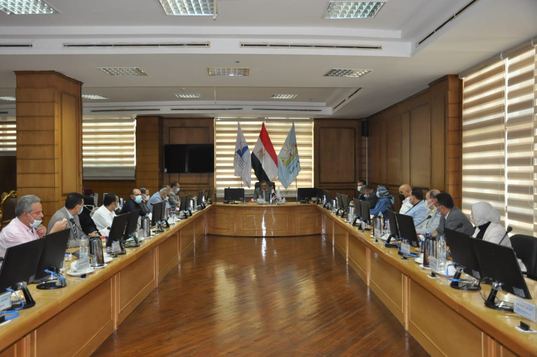 رئيس جامعة كفر الشيخ يترأس الإجتماع الشهري لمجلس الجامعة