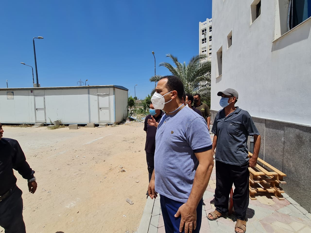 تفقد رئيس جامعة دمنهور مبنى كلية الهندسة للوقوف على أعمال التشطيبات النهائية