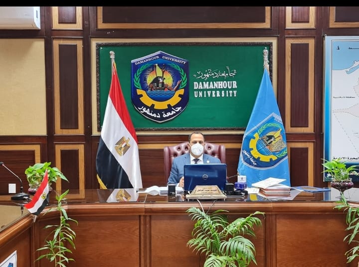 رئيس جامعة دمنهور يقرر وضع خطة للتعامل مع ذوى الأمراض المزمنة 