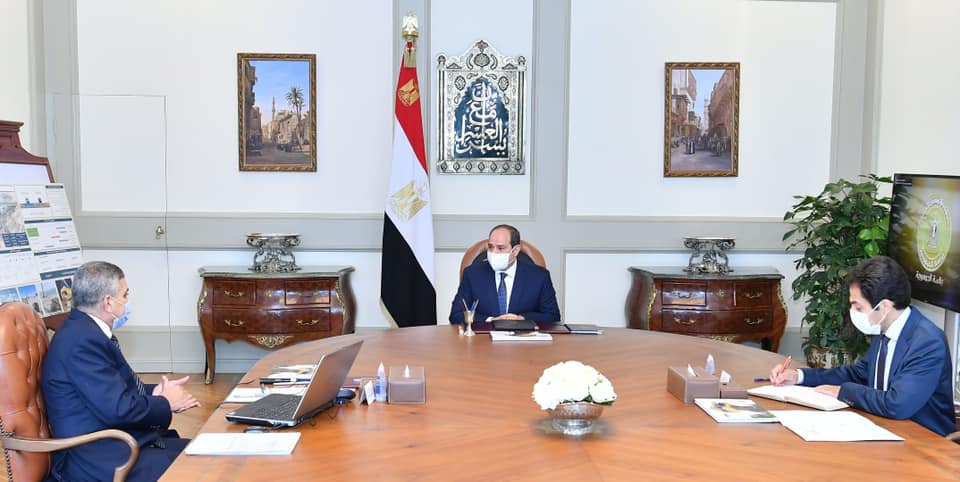 الرئيس السيسى يجتمع برئيس هيئة قناة السويس