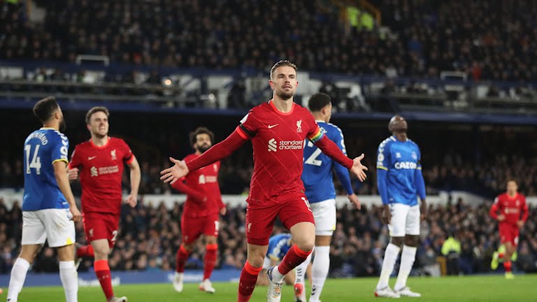 ليفربول يكتسح إيفرتون برباعية