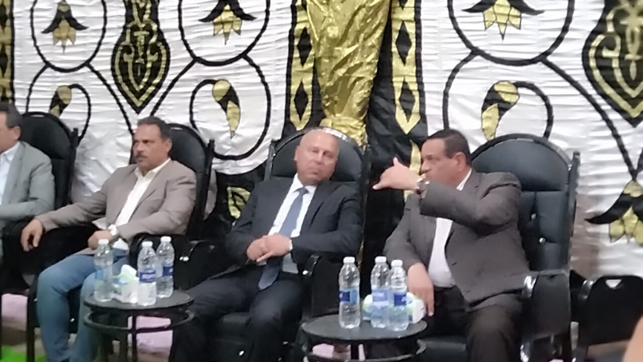 وزير النقل يزور البحيرة