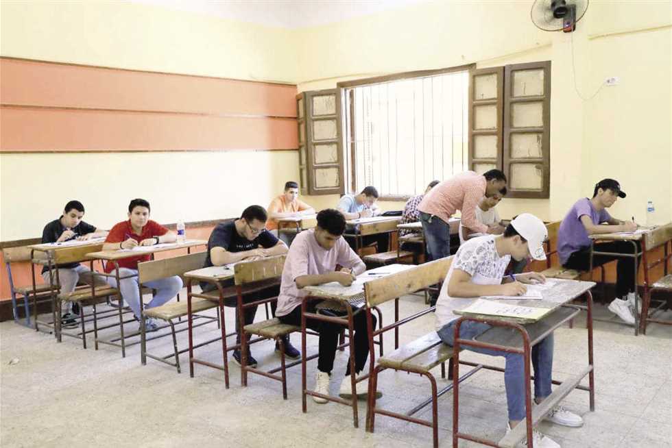 طلاب الصف الثالث الإعدادي