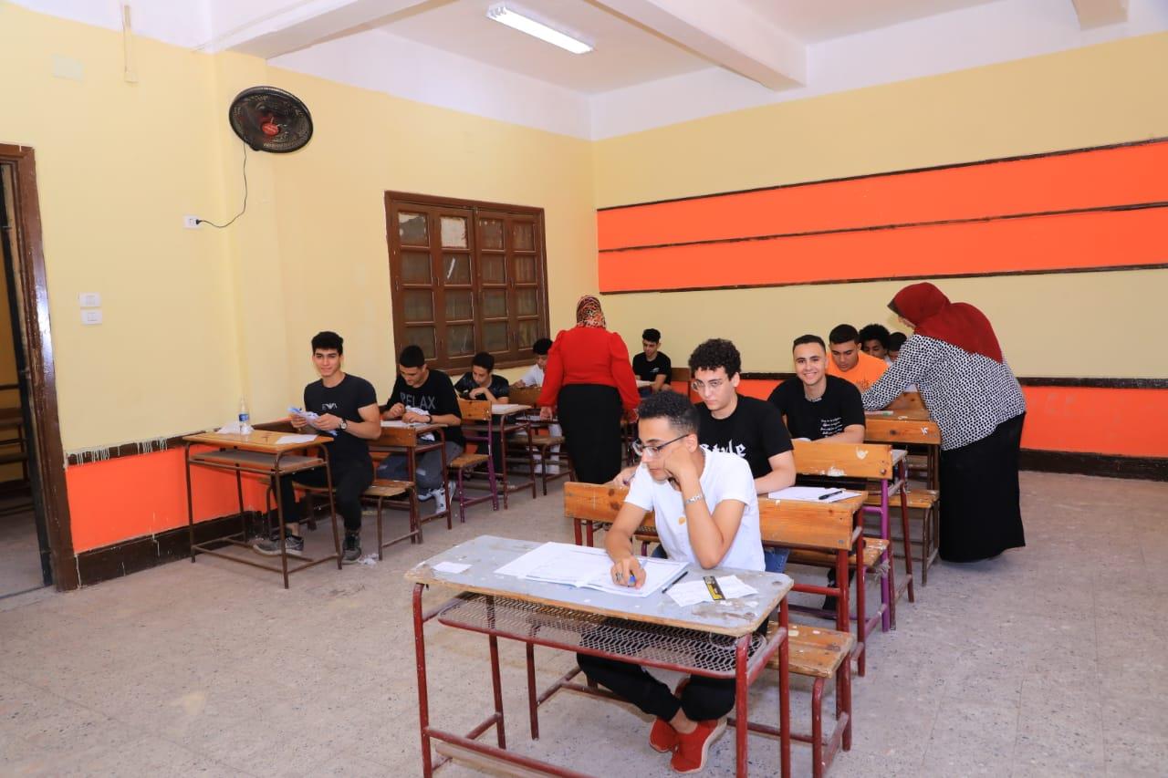 امتحانات الفصل الدراسي الأول