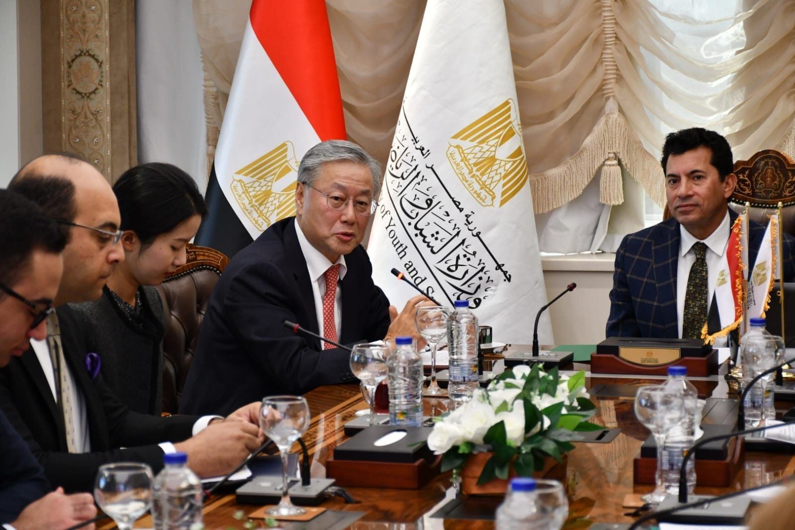 وزير الشباب والرياضة يلتقي سفير كوريا الجنوبية