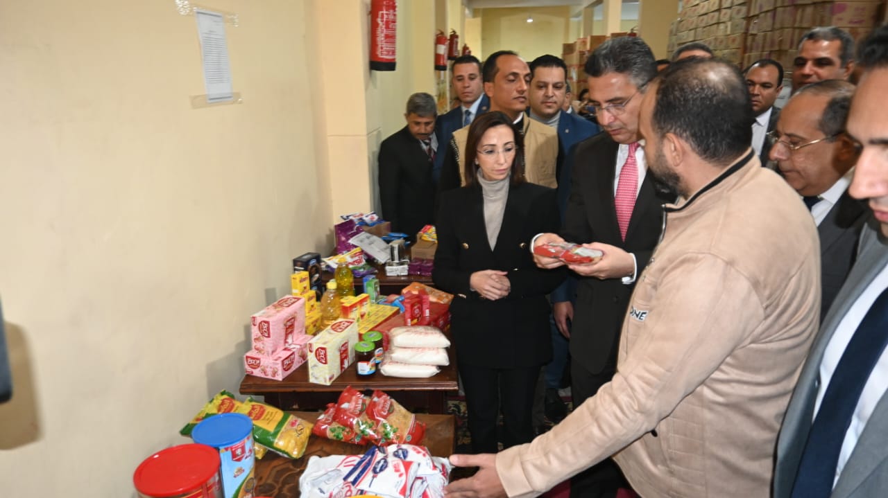 جولة وزير التموين ومحافظ البحيرة