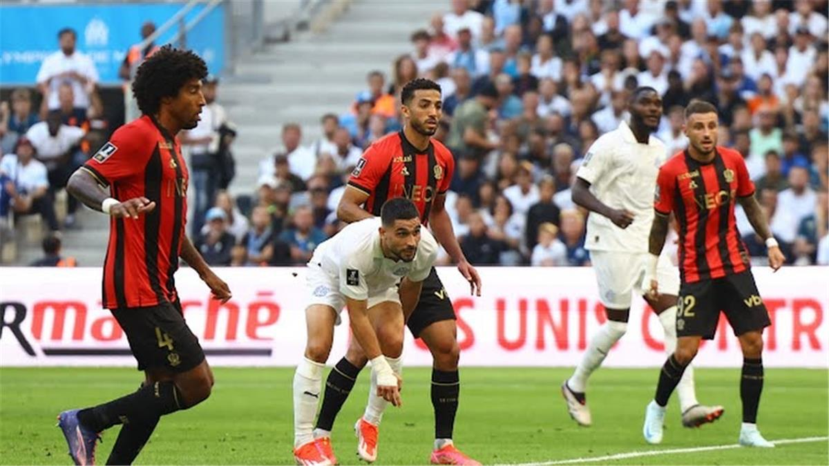 محمد عبد المنعم لاعب الأهلي السابق