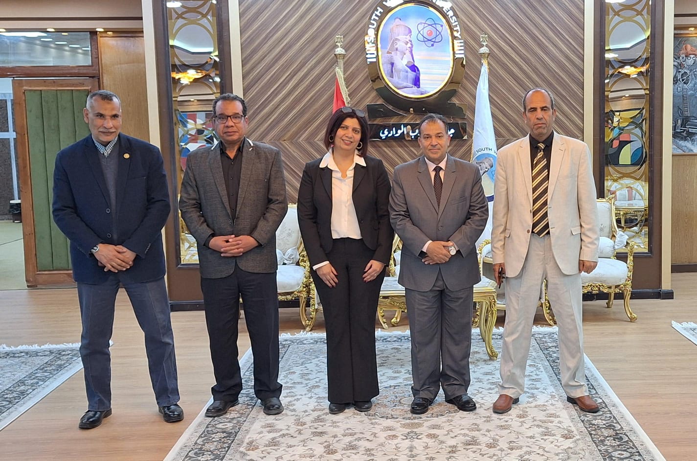 رئيس جامعة جنوب الوادي ومؤسسة انروت