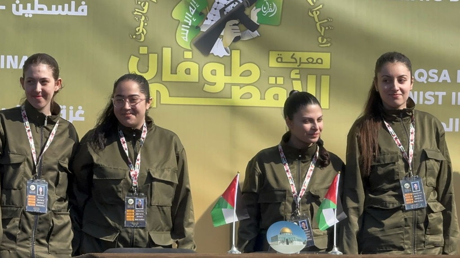 تسليم المجندات