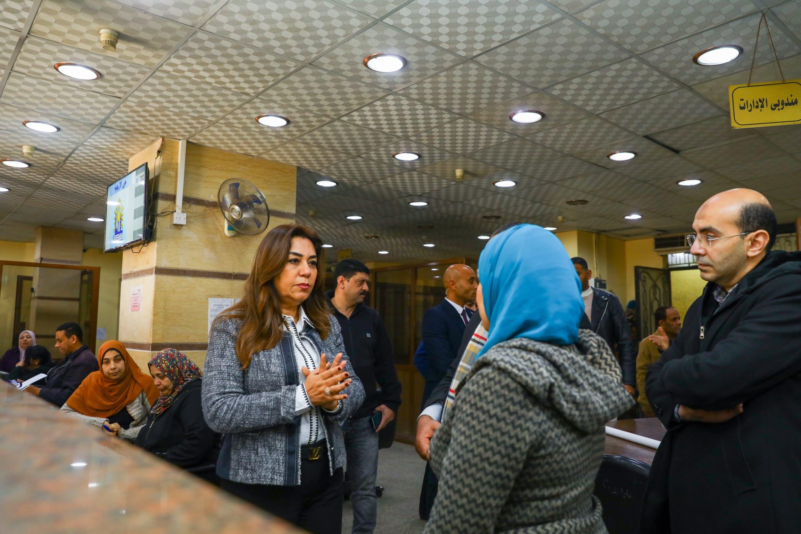 وزيرة التنمية المحلية تتفقد حي الأزبكية لمتابعة الخدمات المقدمة للمواطنين