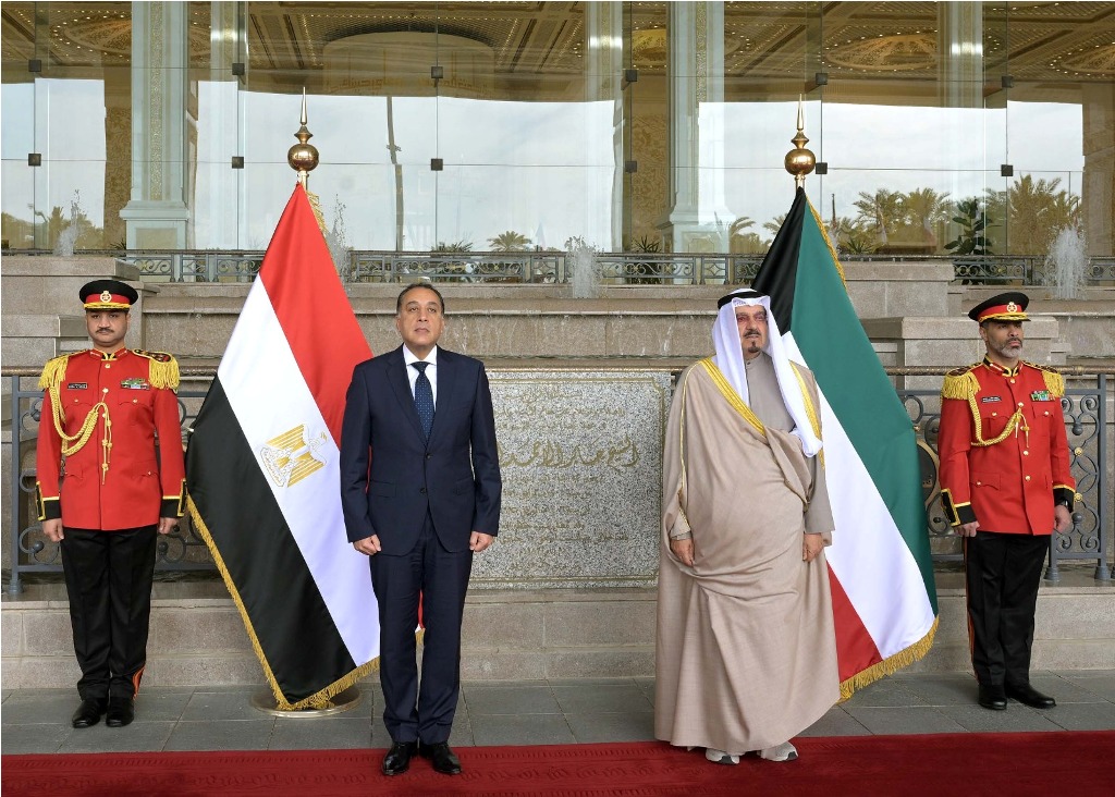 ولي عهد الكويت يستقبل رئيس الوزراء